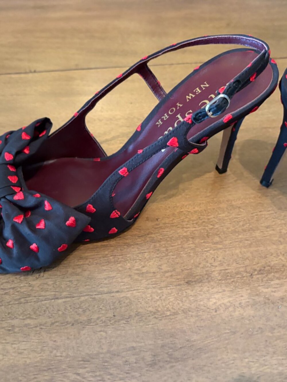 NWOT Kate Spade Black Slingback Heels with Red Hearts and Bow Accents. Size 8.5 - Picture 5 of 14